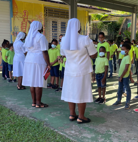 soeurs-et-ecole-elementaire-5