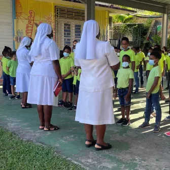 soeurs-et-ecole-elementaire-5